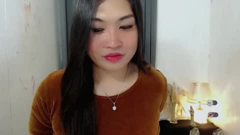 Snapshot of clairewntr_ chatting on 10/14/25, 04:35 CLAIRE online show from 10/14/25, 04:35