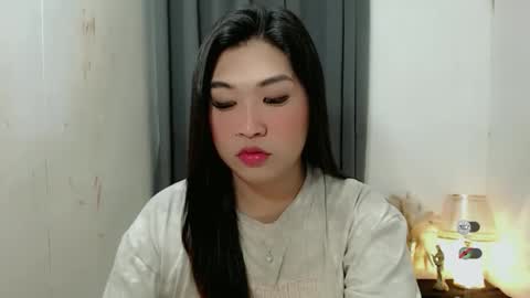 Snapshot of clairewntr_ chatting on 10/15/25, 05:24 CLAIRE online show from 10/15/25, 05:24