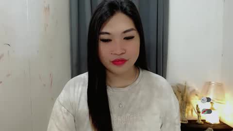 Snapshot of clairewntr_ chatting on 10/17/25, 04:37 CLAIRE online show from 10/17/25, 04:37