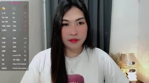 Snapshot of clairewntr_ chatting on 10/29/25, 08:38 CLAIRE online show from 10/29/25, 08:38