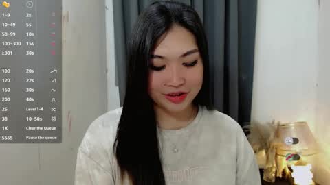 Snapshot of clairewntr_ chatting on 10/30/25, 06:04 CLAIRE online show from 10/30/25, 06:04