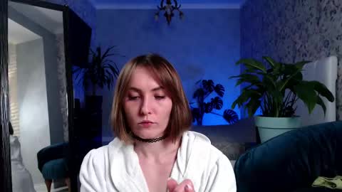 Snapshot of clara_bendover chatting on 02/16/25, 06:10 Clara online show from 02/16/25, 06:10