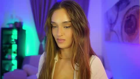 Clara smile online show from 10/23/25, 06:39