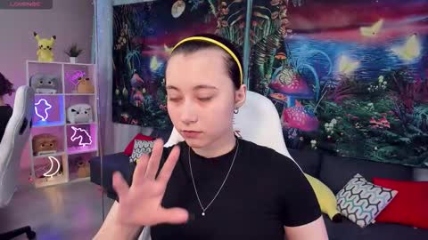 clarabenson online show from 10/17/25, 06:10