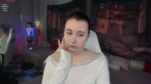 clarabenson online show from 10/27/25, 10:14