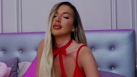 Snapshot of clarahazell chatting on 02/17/25, 04:31 ClaraHazel online show from 02/17/25, 04:31