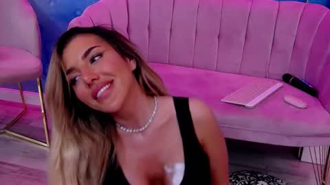 Snapshot of clarahazell chatting on 03/02/25, 10:24 ClaraHazel online show from 03/02/25, 10:24