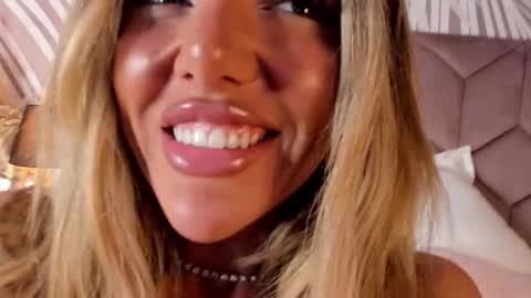 Snapshot of clarahazell chatting on 10/12/25, 04:55 ClaraHazel online show from 10/12/25, 04:55