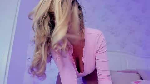 Snapshot of clarahazell chatting on 10/16/25, 06:03 ClaraHazel online show from 10/16/25, 06:03