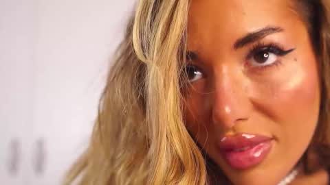 Snapshot of clarahazell chatting on 10/26/25, 05:13 ClaraHazel online show from 10/26/25, 05:13