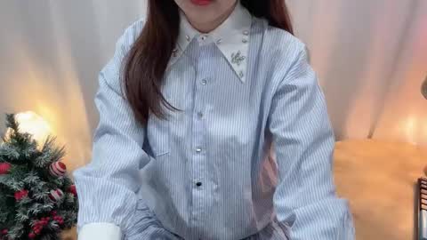 Snapshot of clari_yumi chatting on 11/21/25, 01:26 Clari online show from 11/21/25, 01:26