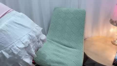 Snapshot of clari_yumi chatting on 11/24/25, 01:38 Clari online show from 11/24/25, 01:38