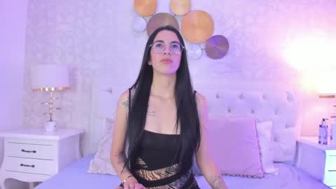 Snapshot of clarisse28 chatting on 02/18/25, 07:30 Mistress Clarisse online show from 02/18/25, 07:30