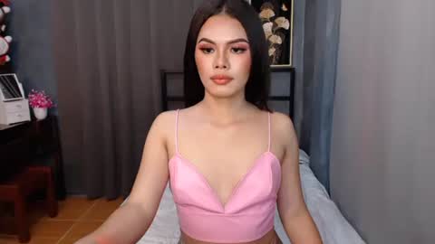 Snapshot of classy_maika chatting on 02/03/25, 01:40 maika online show from 02/03/25, 01:40