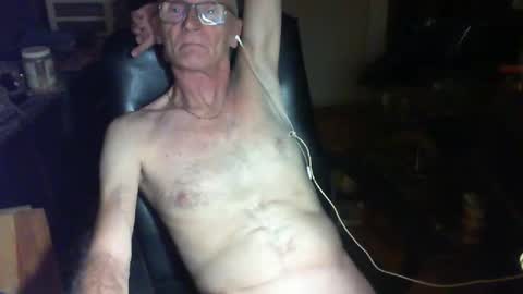 claudeg2525 online show from 10/04/25, 01:58