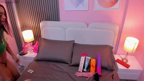 clauwdeen  wolf online show from 10/14/25, 07:47