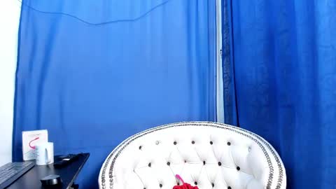 Snapshot of cleopatra_trans chatting on 09/18/25, 12:29 online show from 09/18/25, 12:29
