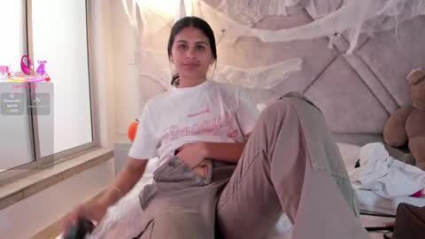 Cleopatra online show from 10/06/25, 07:11