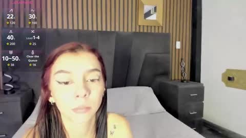 Snapshot of cleowhite_ chatting on 09/20/25, 04:02 cleowhite_ online show from 09/20/25, 04:02