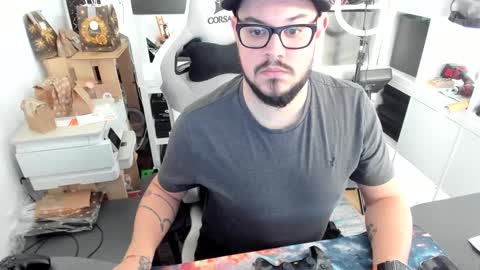 Snapshot of clitlicker1511 chatting on 12/06/24, 02:06 clitlicker1511 online show from 12/06/24, 02:06