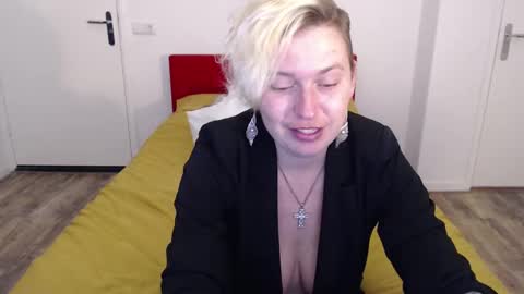 Syl  online show from 02/21/25, 02:38