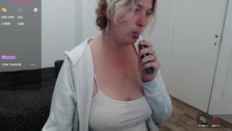 Syl  online show from 10/08/25, 01:31