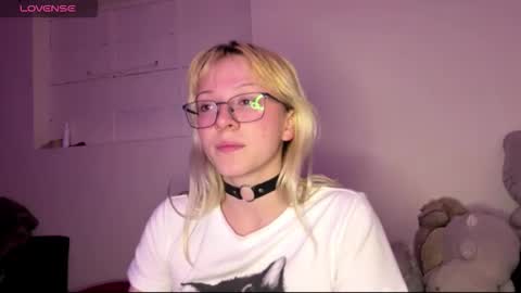  CLOE  online show from 10/15/25, 10:21