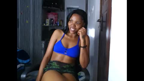 Snapshot of cloe_mae chatting on 09/18/25, 09:55 Cloe online show from 09/18/25, 09:55
