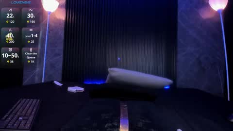 Cloe online show from 11/08/25, 03:45