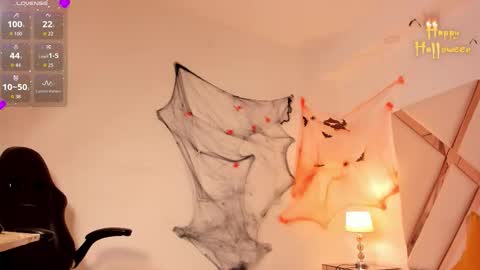 Cloe online show from 10/21/25, 12:11