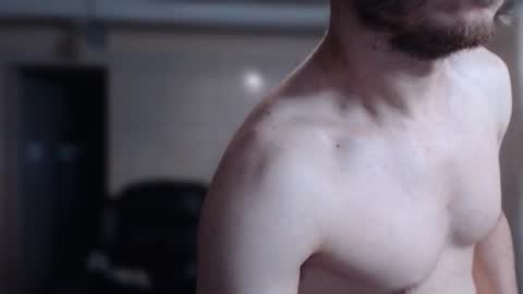 Snapshot of cloudstrife10 chatting on 11/09/25, 09:02 Juank online show from 11/09/25, 09:02