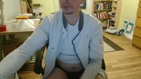 Snapshot of clouplefun chatting on 12/16/24, 05:17 clouplefun online show from 12/16/24, 05:17