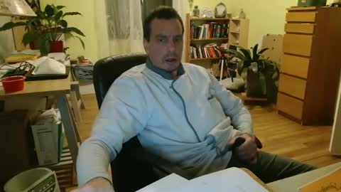 Snapshot of clouplefun chatting on 01/04/25, 04:44 clouplefun online show from 01/04/25, 04:44