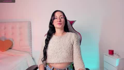 Snapshot of clover_tter_ chatting on 11/04/25, 02:10 Chloe online show from 11/04/25, 02:10