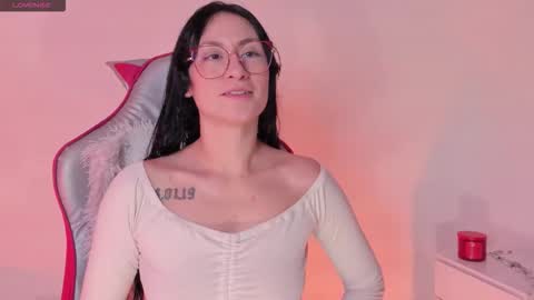 Snapshot of clover_tter_ chatting on 11/08/25, 02:56 Chloe online show from 11/08/25, 02:56