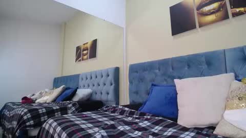 Snapshot of clown_face chatting on 12/11/24, 05:53 emely dolce online show from 12/11/24, 05:53