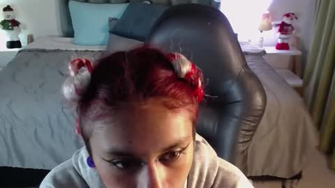 Snapshot of clown_face chatting on 12/23/24, 01:29 emely dolce online show from 12/23/24, 01:29