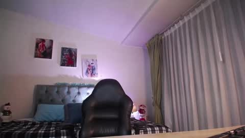 Snapshot of clown_face chatting on 12/30/24, 04:42 emely dolce online show from 12/30/24, 04:42