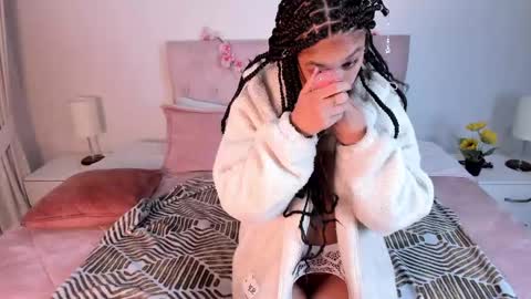 Snapshot of clown_face chatting on 01/25/25, 09:26 emely dolce online show from 01/25/25, 09:26