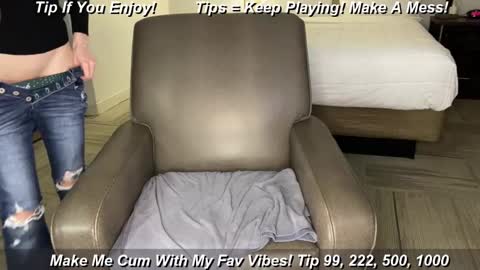Snapshot of clumsycummer chatting on 02/26/25, 04:03 B Bri ClumsySCHEDULE online show from 02/26/25, 04:03