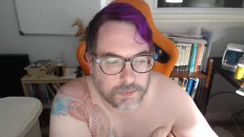 Snapshot of clyde_money chatting on 11/24/25, 01:05 Clyde Money online show from 11/24/25, 01:05