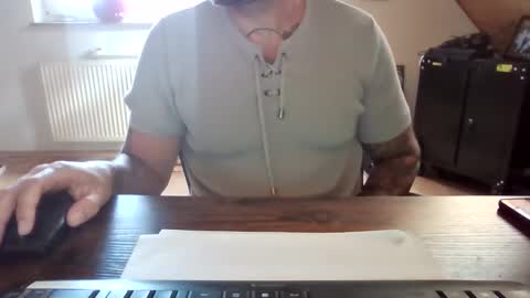 Snapshot of cock4onenight chatting on 09/10/25, 09:09 cock4onenight online show from 09/10/25, 09:09