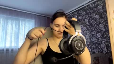 Nikki online show from 10/02/25, 10:00