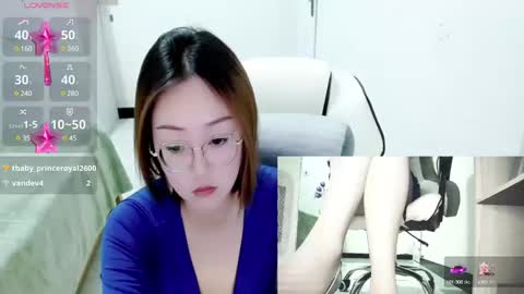 Snapshot of coco_coo chatting on 02/22/25, 04:51 coco online show from 02/22/25, 04:51