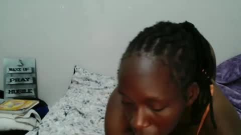 Snapshot of cocoalush9819 chatting on 10/22/25, 03:40 cocoalush9819 online show from 10/22/25, 03:40