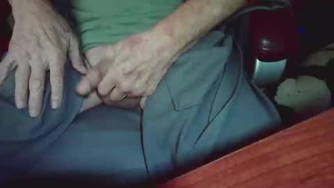 Snapshot of cody81421 chatting on 10/22/25, 12:05 cody81421 online show from 10/22/25, 12:05