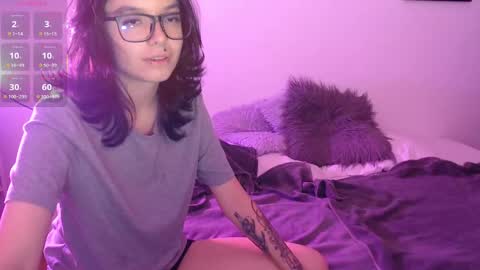 Phia And Luna online show from 10/23/25, 03:39