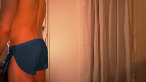 Snapshot of coldsweats chatting on 12/31/24, 01:36 coldsweats online show from 12/31/24, 01:36