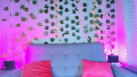 Snapshot of colett_hall chatting on 09/16/25, 11:55 colett online show from 09/16/25, 11:55