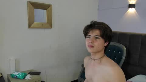 Snapshot of collinstone chatting on 01/08/25, 01:53 collinstone online show from 01/08/25, 01:53